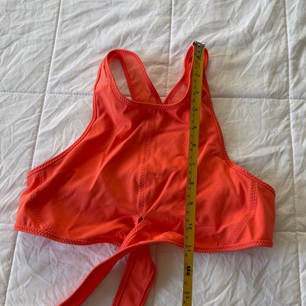 Lululemon Sports bra Size 4 - Picture 7 of 7